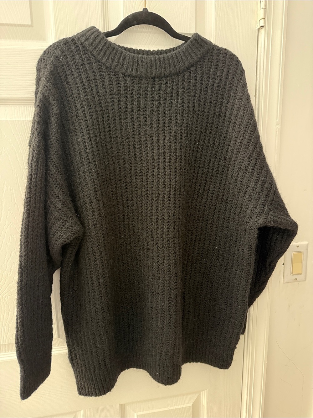 Old Navy Chunky Crew Neck Sweater in Black